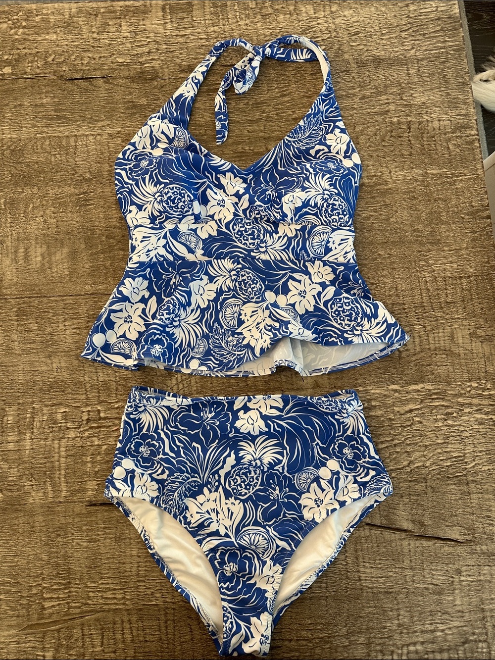 NWOT Old Navy Blue and White Floral Tankini Set